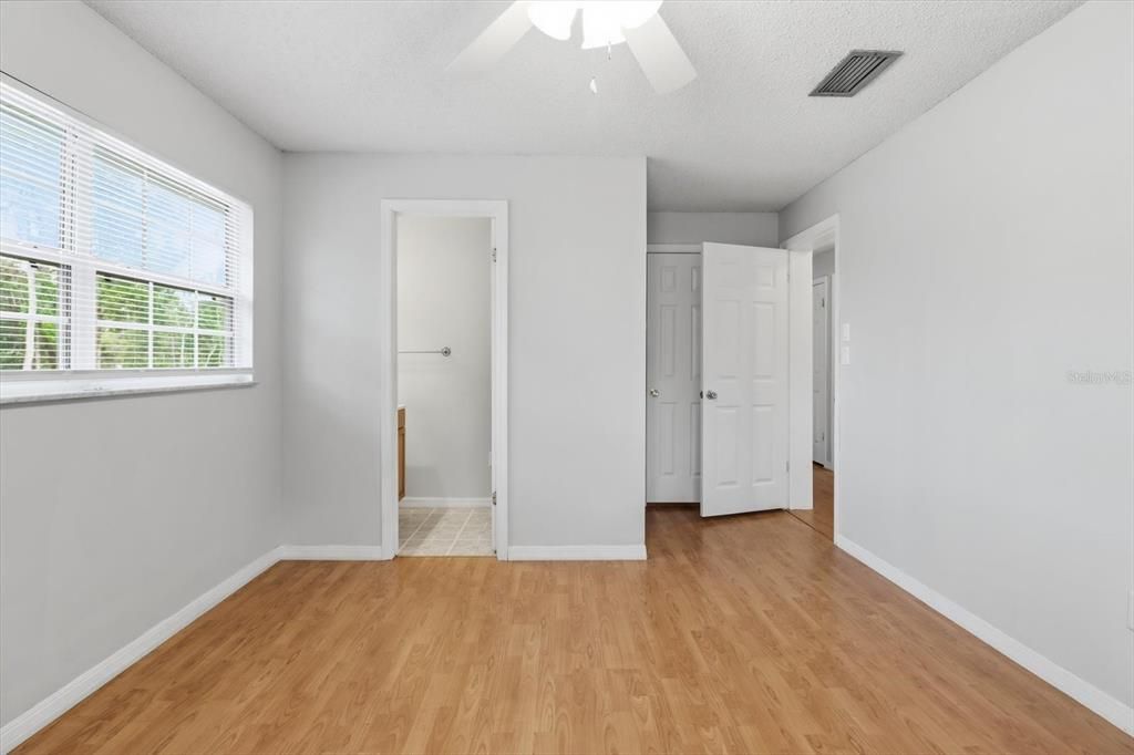 For Sale: $179,000 (3 beds, 1 baths, 1200 Square Feet)