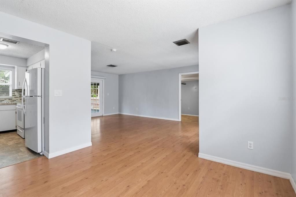 For Sale: $179,000 (3 beds, 1 baths, 1200 Square Feet)