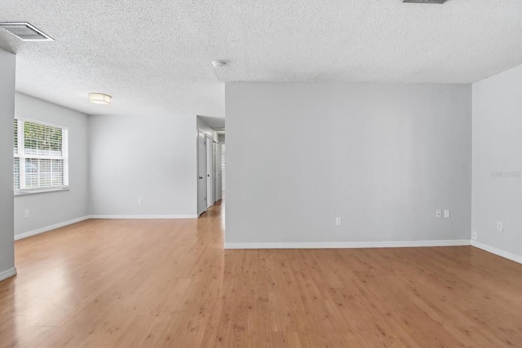 For Sale: $179,000 (3 beds, 1 baths, 1200 Square Feet)