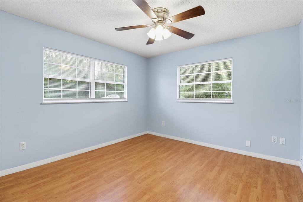 For Sale: $179,000 (3 beds, 1 baths, 1200 Square Feet)