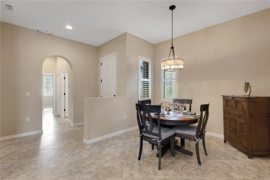 En Venta: $439,000 (2 camas, 2 baños, 1593 Pies cuadrados)