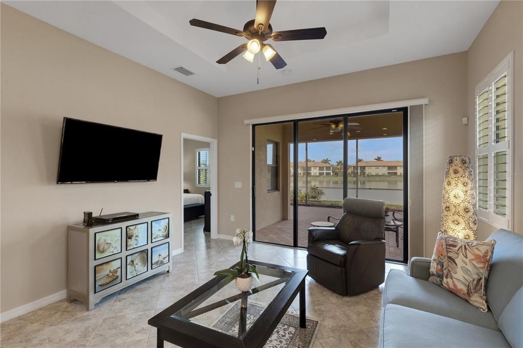 En Venta: $439,000 (2 camas, 2 baños, 1593 Pies cuadrados)