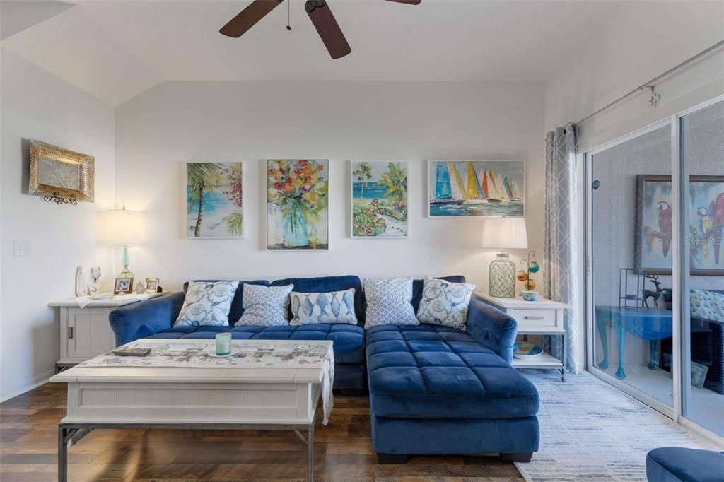 На продажу: $299,000 (3 спален, 2 ванн, 1376 Квадратных фут)