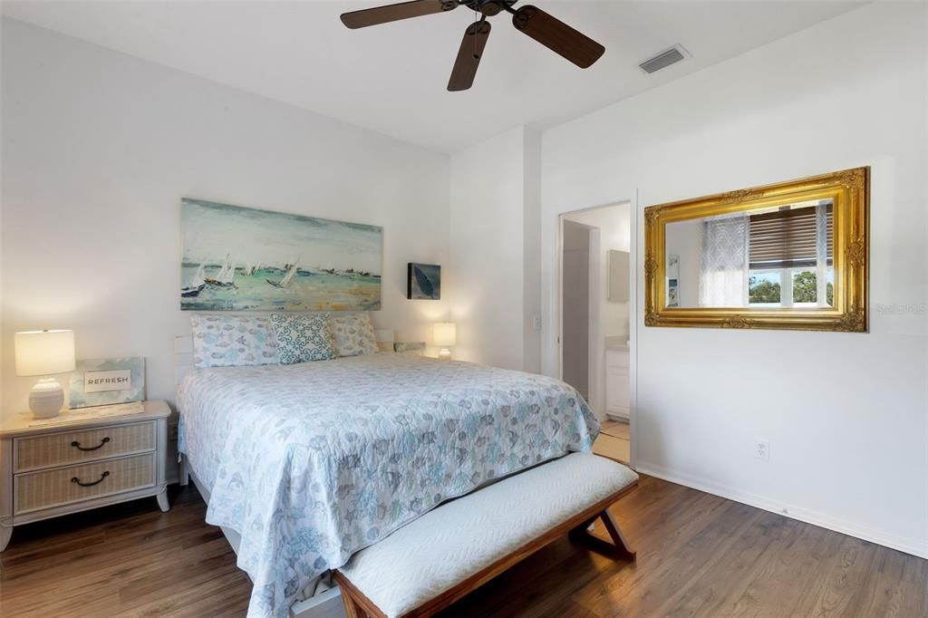 На продажу: $299,000 (3 спален, 2 ванн, 1376 Квадратных фут)