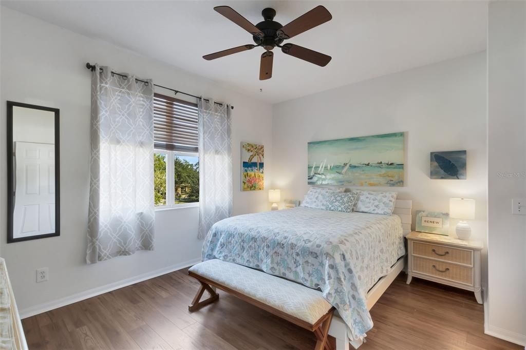 На продажу: $299,000 (3 спален, 2 ванн, 1376 Квадратных фут)