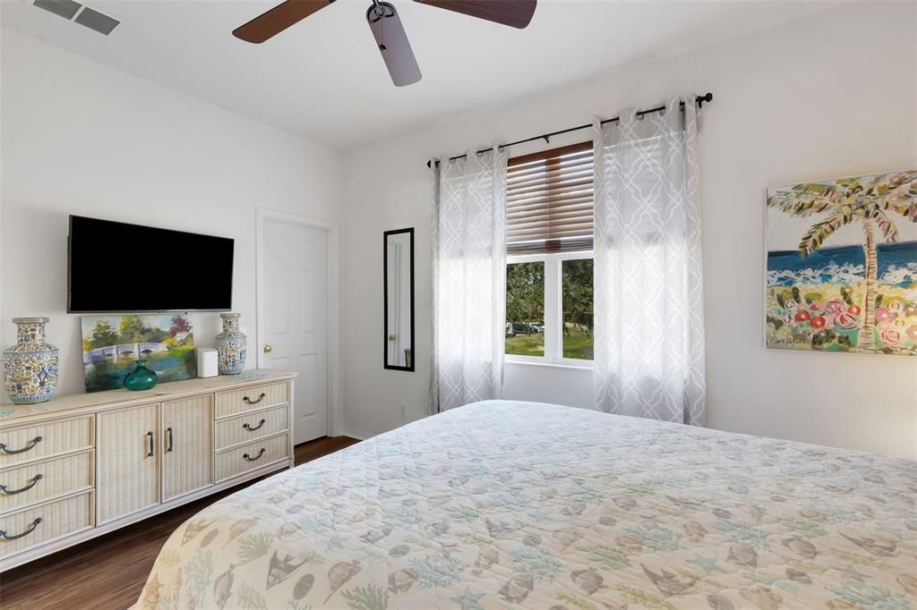 На продажу: $299,000 (3 спален, 2 ванн, 1376 Квадратных фут)