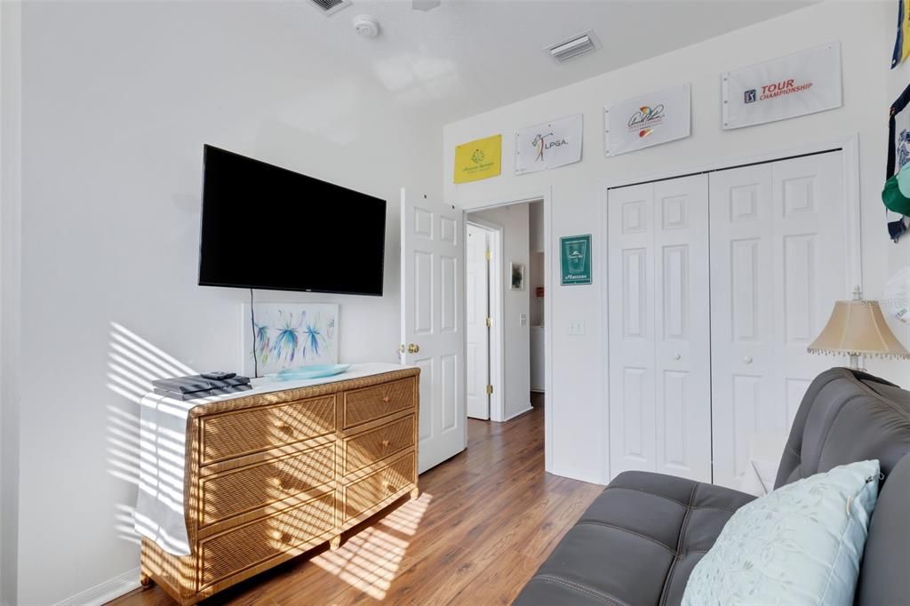 На продажу: $299,000 (3 спален, 2 ванн, 1376 Квадратных фут)