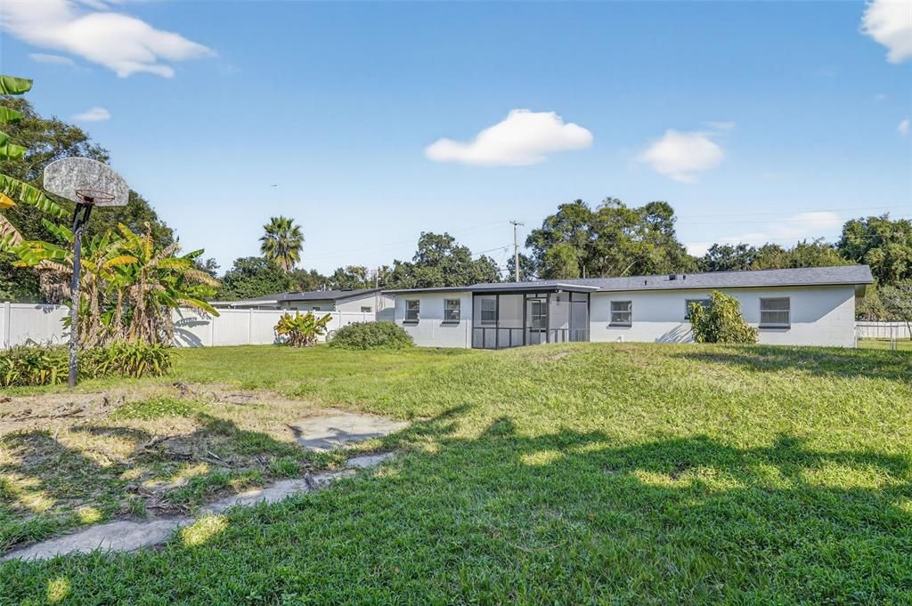 For Rent: $3,500 (4 beds, 2 baths, 1484 Square Feet)