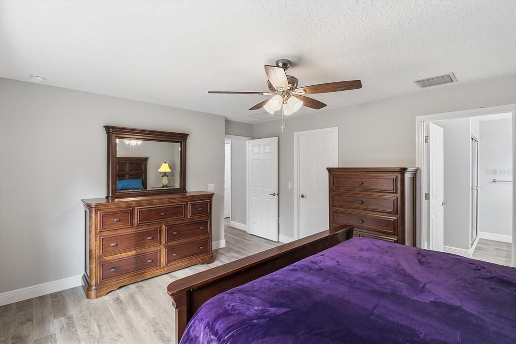 For Sale: $425,000 (4 beds, 2 baths, 1823 Square Feet)