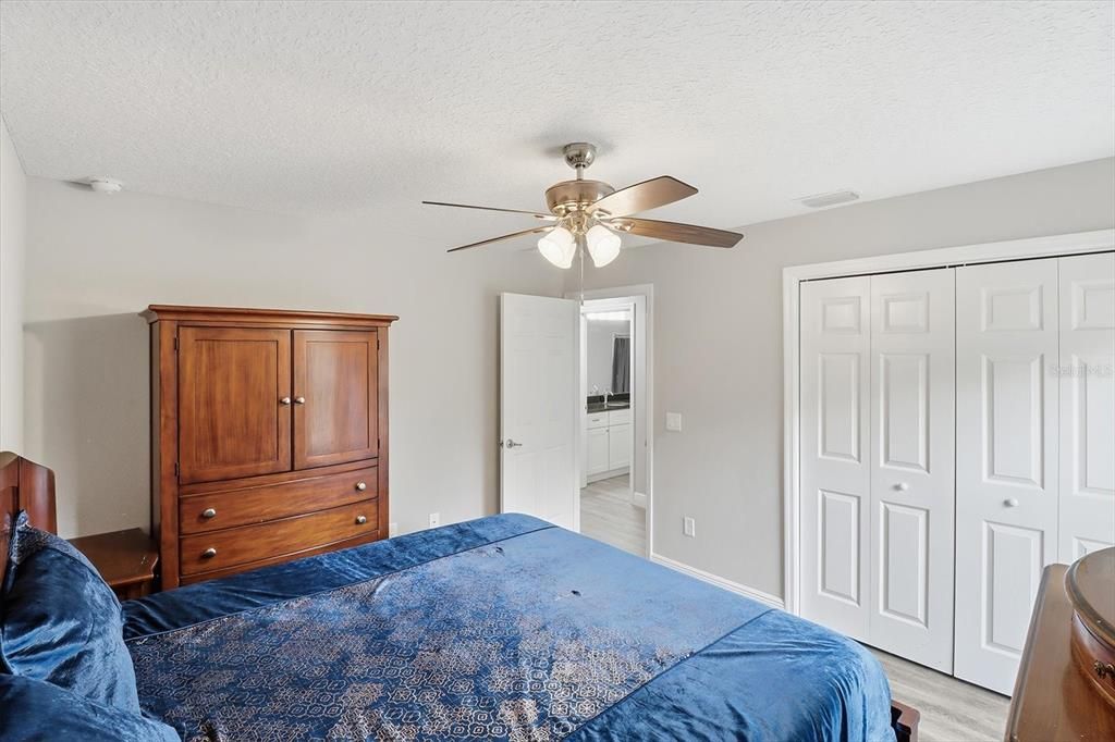 For Sale: $425,000 (4 beds, 2 baths, 1823 Square Feet)