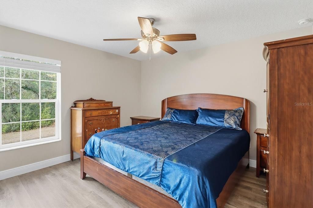 For Sale: $425,000 (4 beds, 2 baths, 1823 Square Feet)