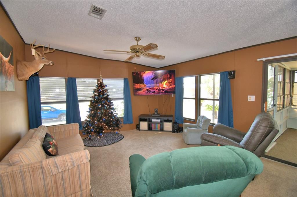 En Venta: $180,000 (3 camas, 2 baños, 1248 Pies cuadrados)