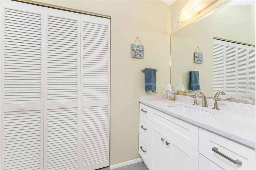 待售: $329,000 (2 贝兹, 2 浴室, 1469 平方英尺)