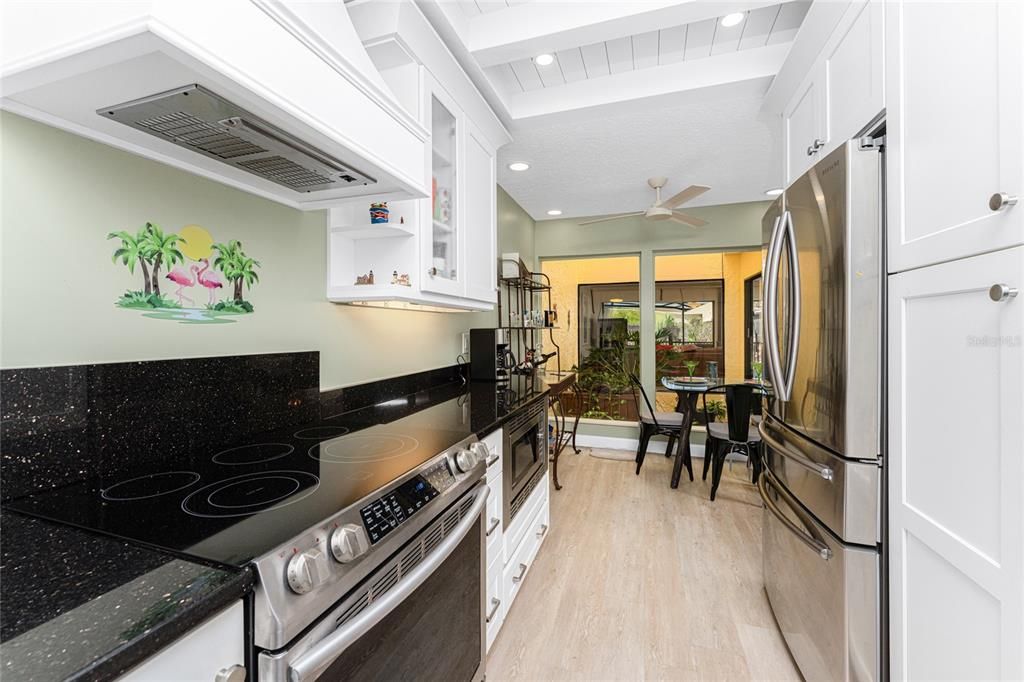 待售: $329,000 (2 贝兹, 2 浴室, 1469 平方英尺)