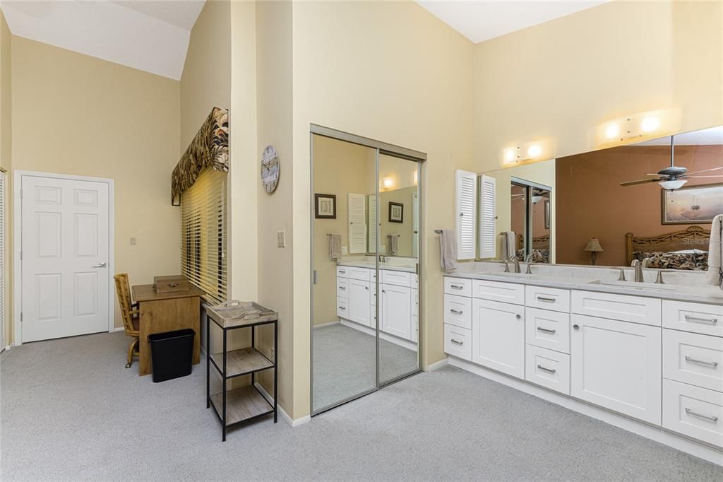 待售: $329,000 (2 贝兹, 2 浴室, 1469 平方英尺)