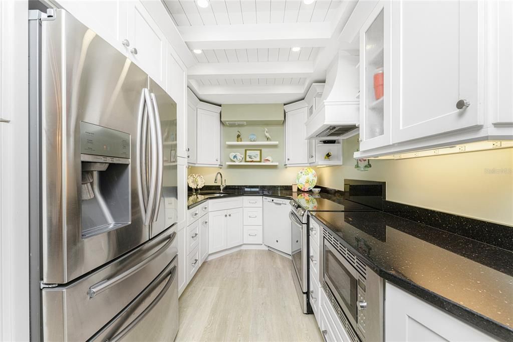 待售: $329,000 (2 贝兹, 2 浴室, 1469 平方英尺)