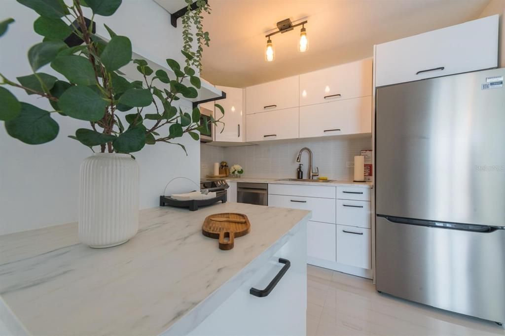 出租: $3,500 (2 贝兹, 1 浴室, 1036 平方英尺)