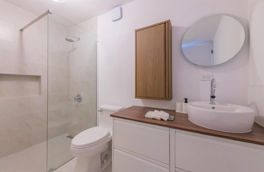 出租: $3,500 (2 贝兹, 1 浴室, 1036 平方英尺)