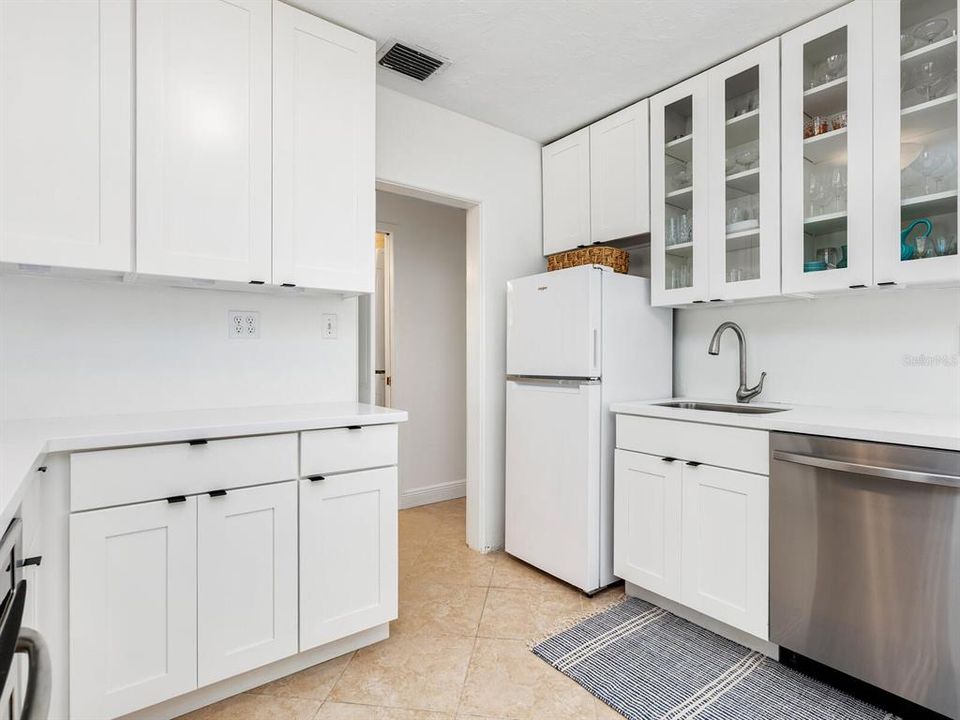 For Sale: $775,000 (3 beds, 2 baths, 1207 Square Feet)