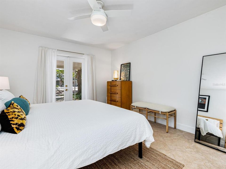 For Sale: $775,000 (3 beds, 2 baths, 1207 Square Feet)