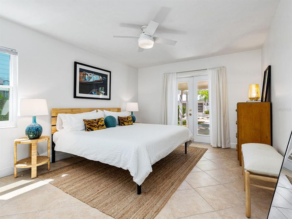 For Sale: $775,000 (3 beds, 2 baths, 1207 Square Feet)