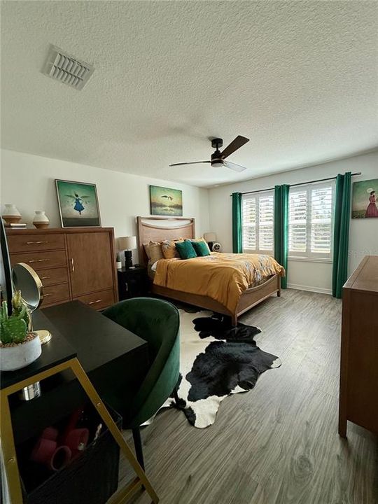 For Sale: $295,000 (3 beds, 2 baths, 1553 Square Feet)