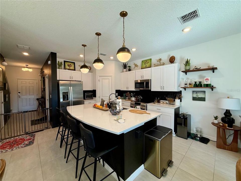 For Sale: $295,000 (3 beds, 2 baths, 1553 Square Feet)