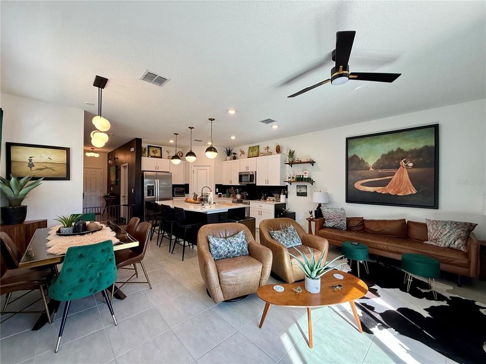 For Sale: $295,000 (3 beds, 2 baths, 1553 Square Feet)