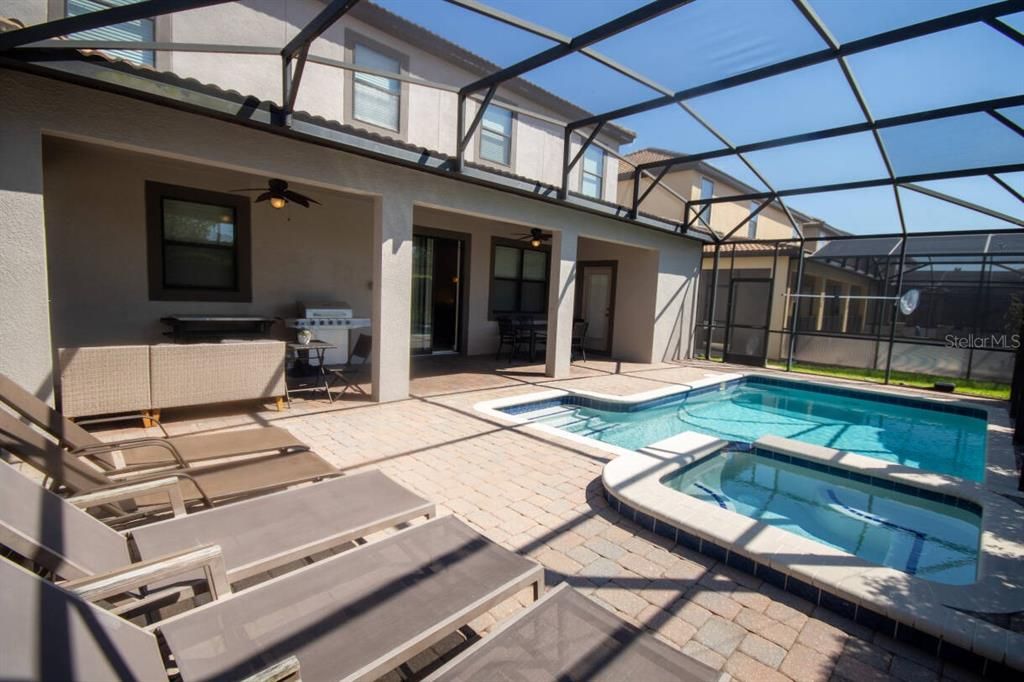 待售: $699,900 (6 贝兹, 6 浴室, 3465 平方英尺)