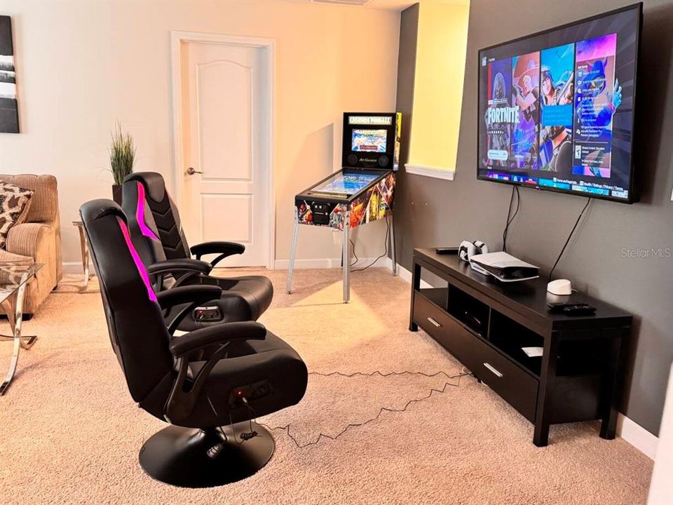 待售: $699,900 (6 贝兹, 6 浴室, 3465 平方英尺)