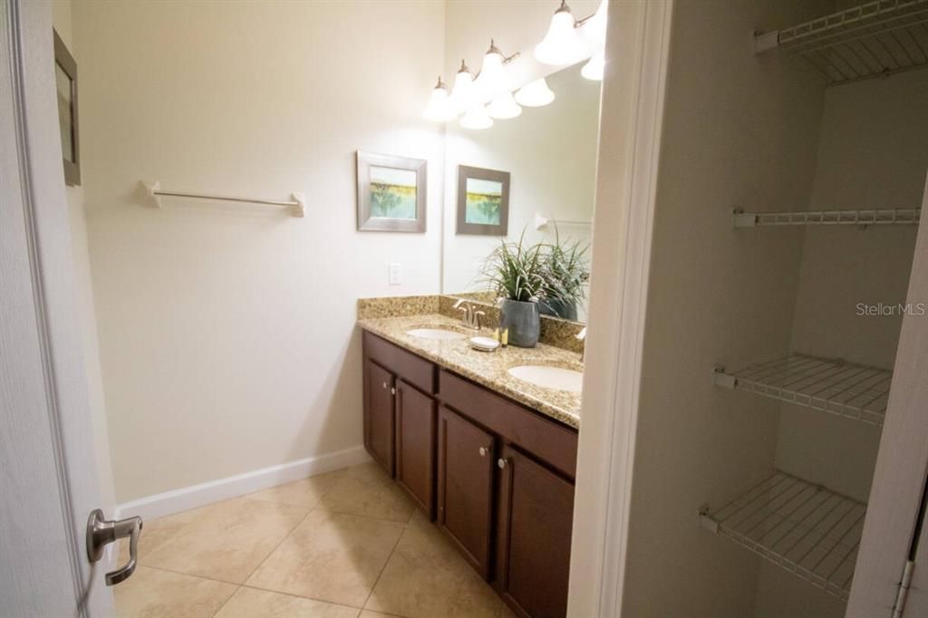 待售: $699,900 (6 贝兹, 6 浴室, 3465 平方英尺)