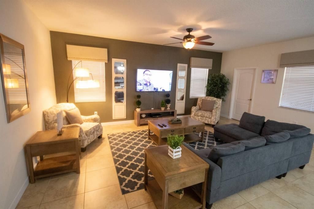 待售: $699,900 (6 贝兹, 6 浴室, 3465 平方英尺)