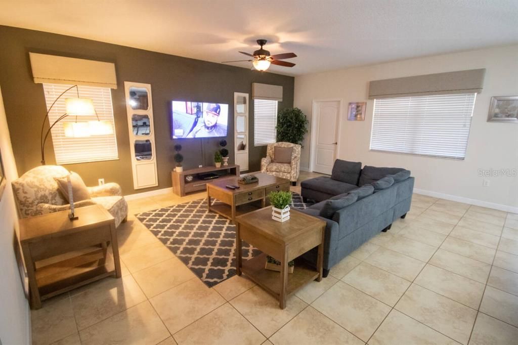 待售: $699,900 (6 贝兹, 6 浴室, 3465 平方英尺)