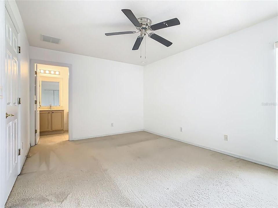 待售: $479,000 (5 贝兹, 4 浴室, 2275 平方英尺)