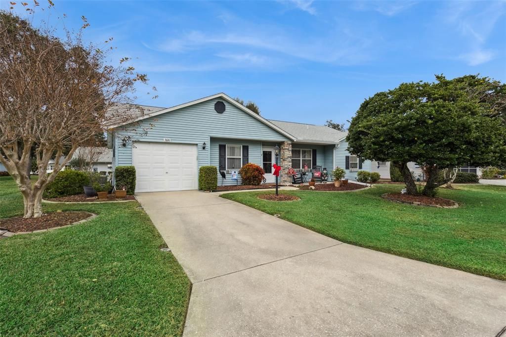 For Sale: $244,000 (2 beds, 2 baths, 1060 Square Feet)