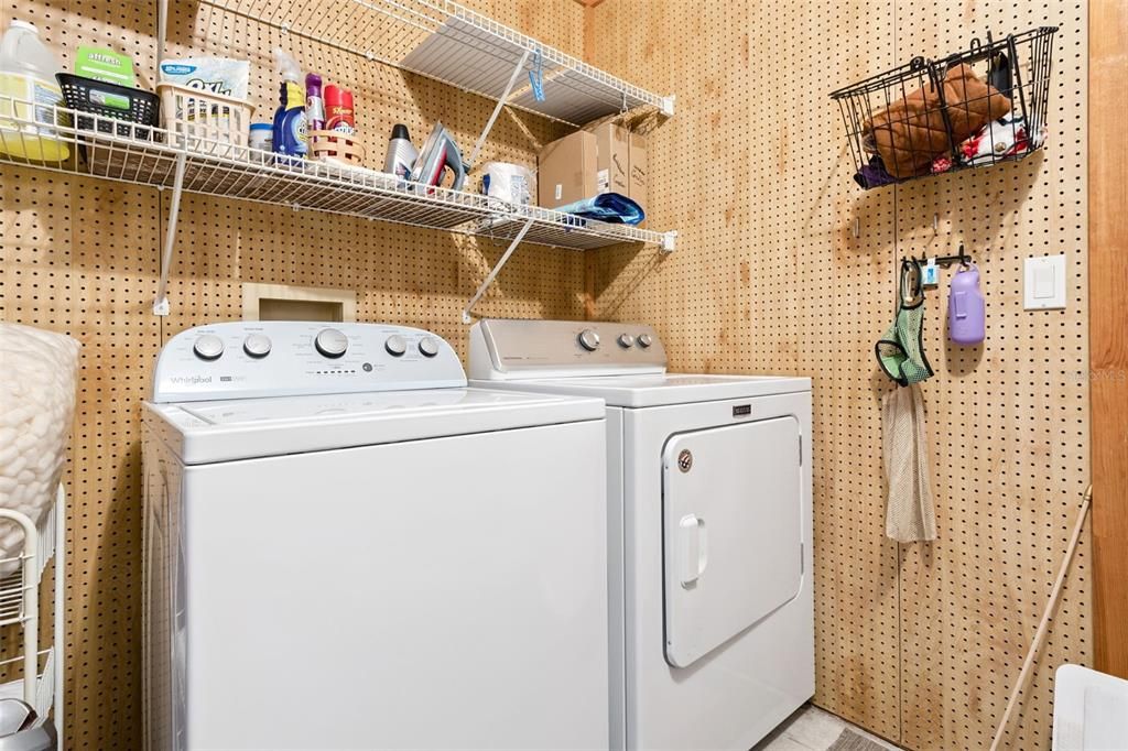 For Sale: $244,000 (2 beds, 2 baths, 1060 Square Feet)