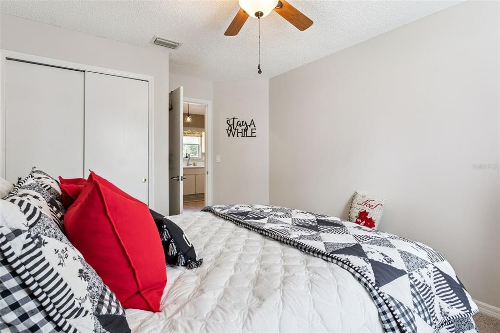For Sale: $244,000 (2 beds, 2 baths, 1060 Square Feet)