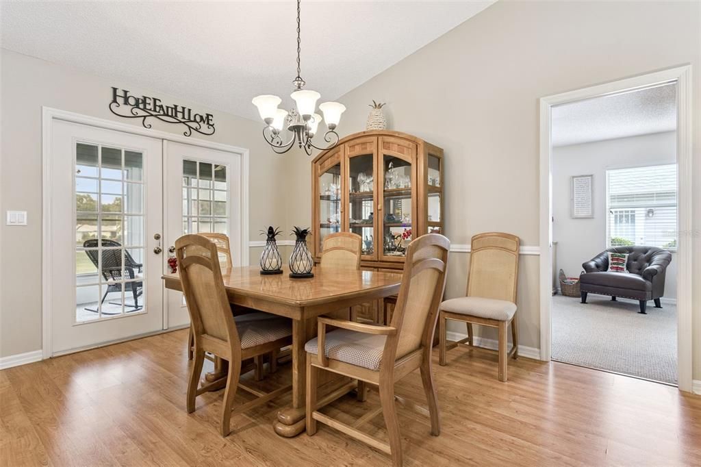 For Sale: $244,000 (2 beds, 2 baths, 1060 Square Feet)