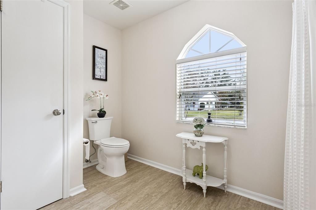 For Sale: $244,000 (2 beds, 2 baths, 1060 Square Feet)