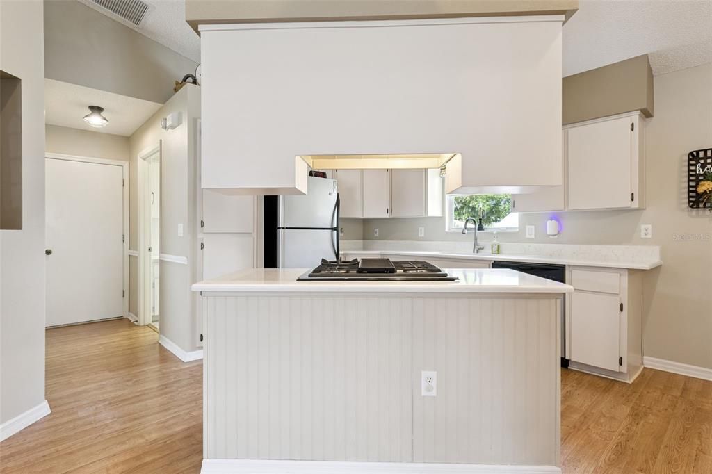 For Sale: $244,000 (2 beds, 2 baths, 1060 Square Feet)