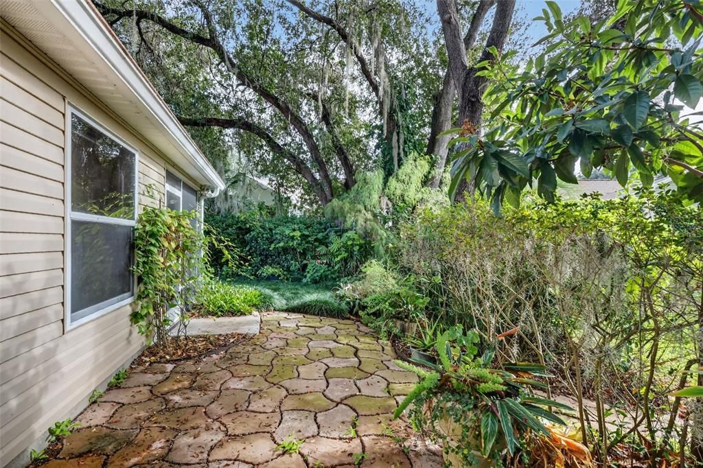 На продажу: $370,000 (3 спален, 2 ванн, 1731 Квадратных фут)