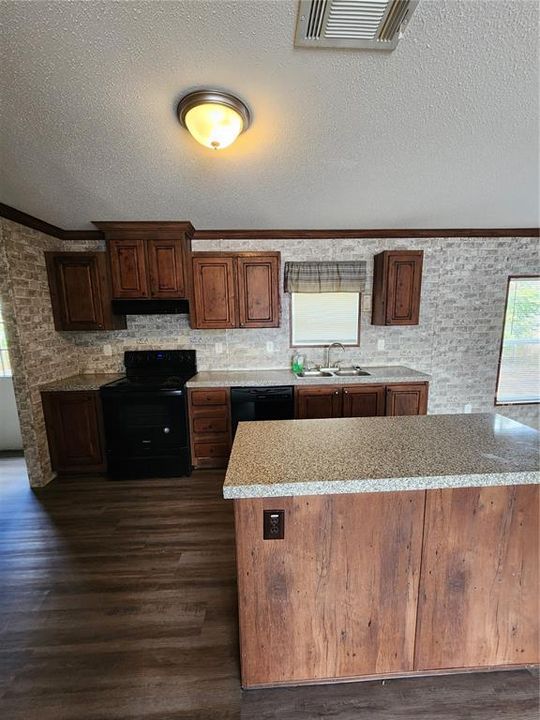 For Sale: $289,000 (4 beds, 2 baths, 2128 Square Feet)