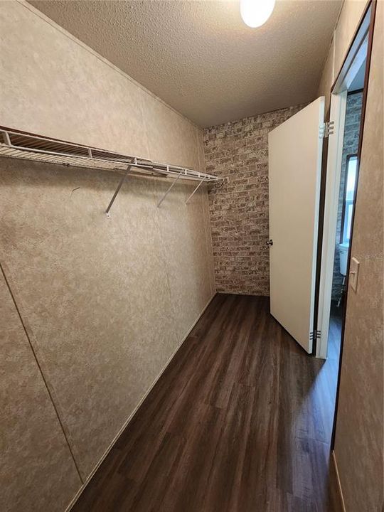 For Sale: $289,000 (4 beds, 2 baths, 2128 Square Feet)