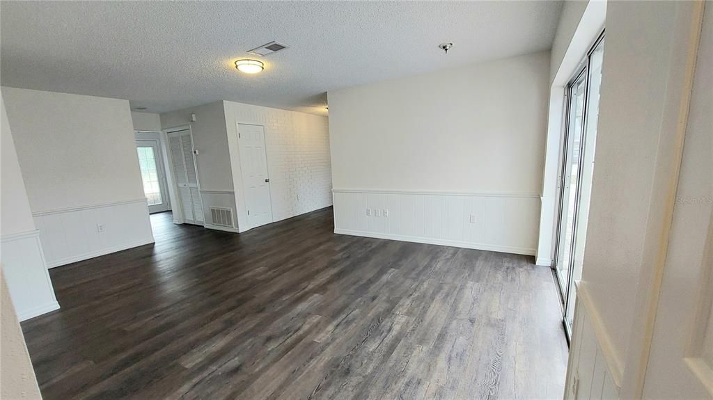 For Sale: $349,900 (3 beds, 2 baths, 1771 Square Feet)