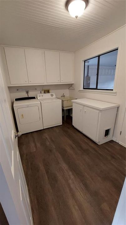 For Sale: $349,900 (3 beds, 2 baths, 1771 Square Feet)