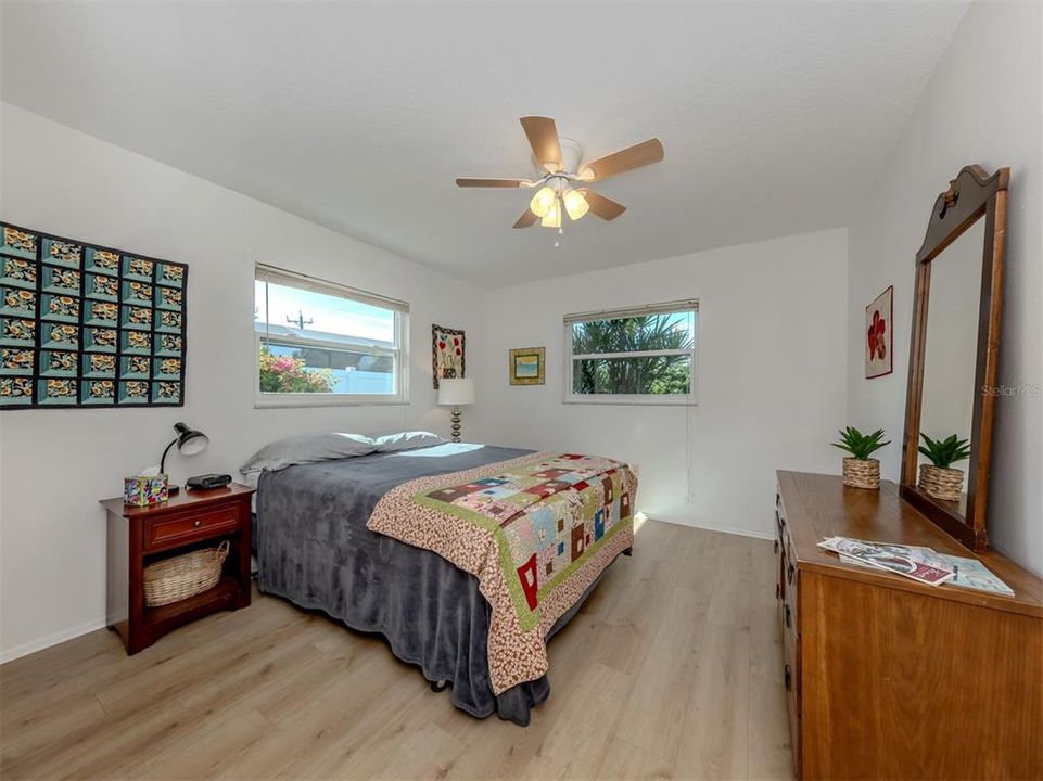 For Sale: $425,000 (3 beds, 2 baths, 1523 Square Feet)