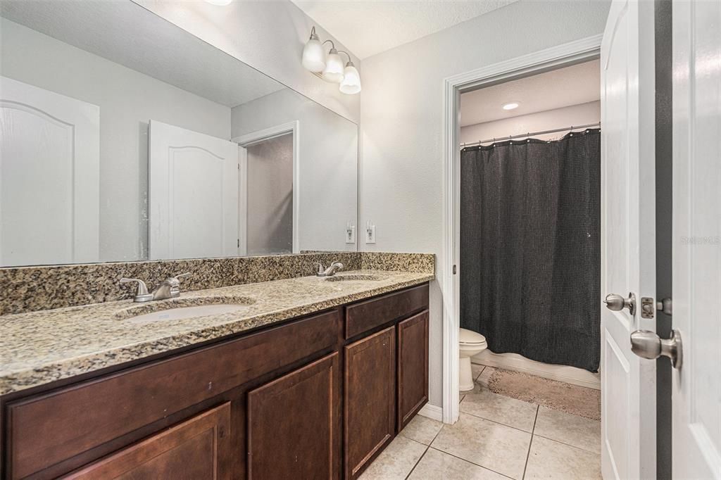 For Sale: $360,000 (4 beds, 3 baths, 2546 Square Feet)