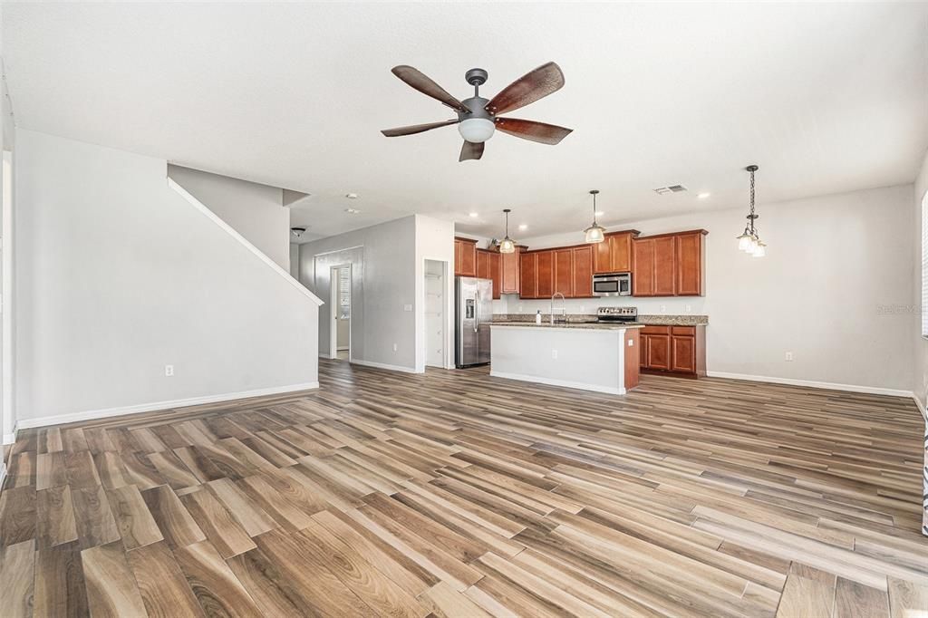 For Sale: $360,000 (4 beds, 3 baths, 2546 Square Feet)