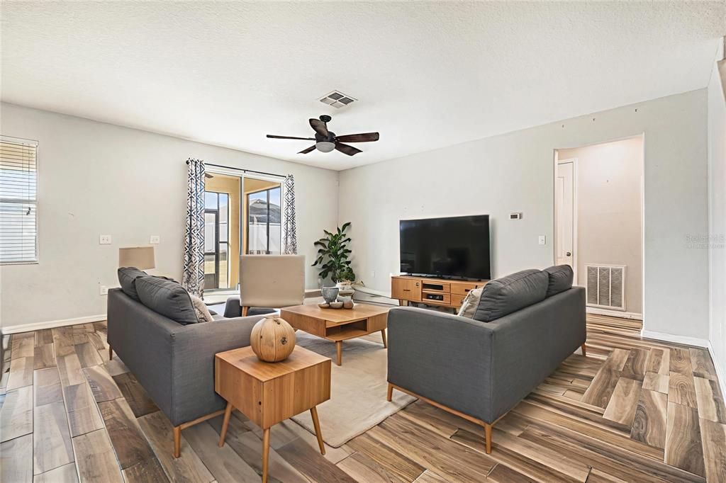 For Sale: $360,000 (4 beds, 3 baths, 2546 Square Feet)