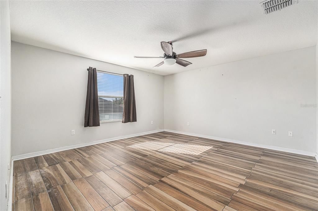 For Sale: $360,000 (4 beds, 3 baths, 2546 Square Feet)